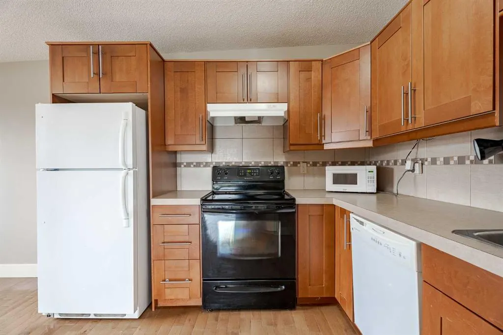 6222 31 Avenue NW, #3
