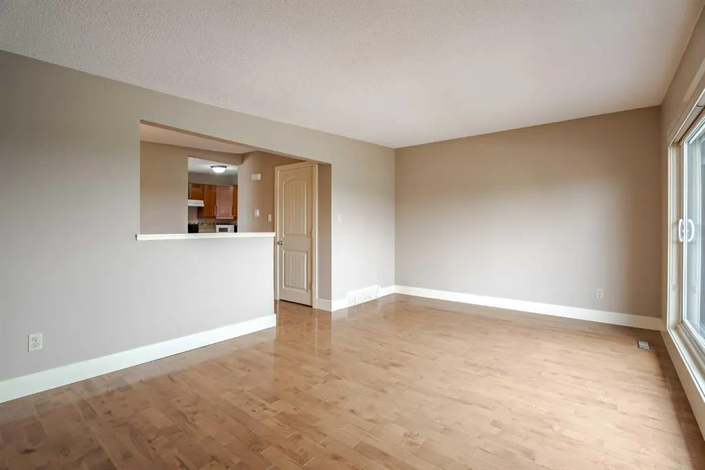 6222 31 Avenue NW, #3