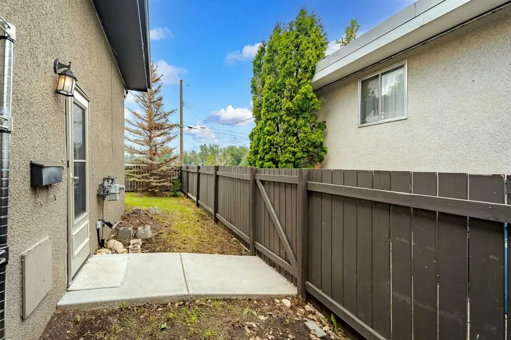 6222 31 Avenue NW, #3