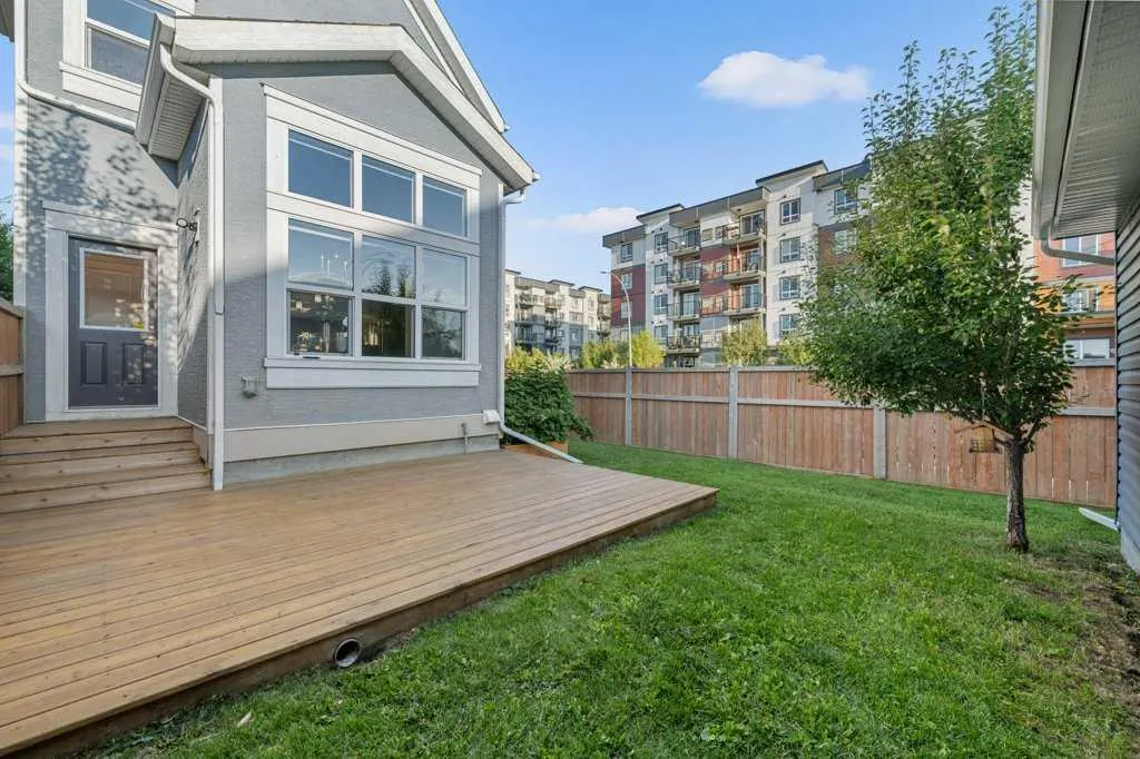 103 Masters Manor SE
