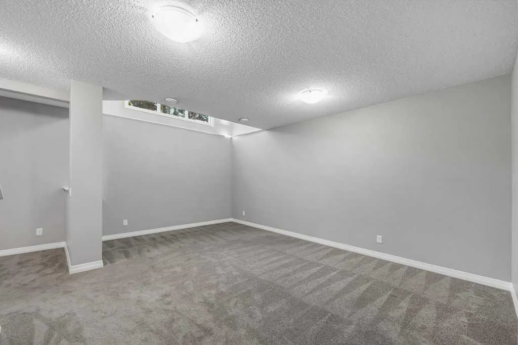 103 Masters Manor SE
