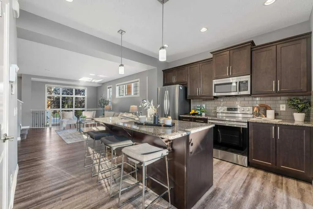 103 Masters Manor SE