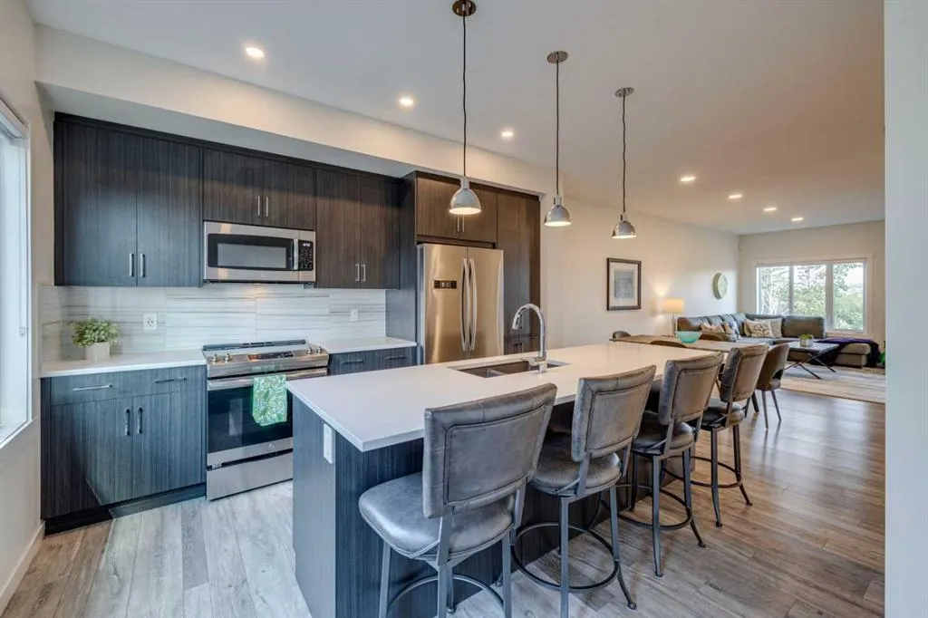614 Greenbriar Common NW