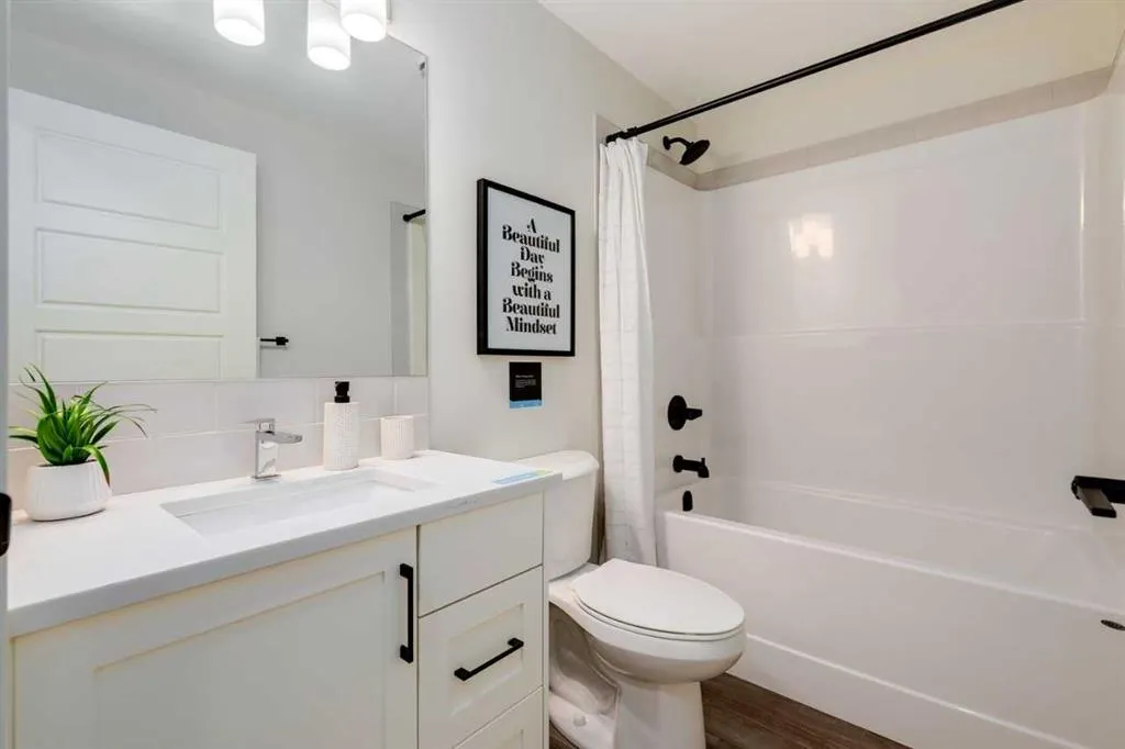 135 Mahogany Parade SE, #105