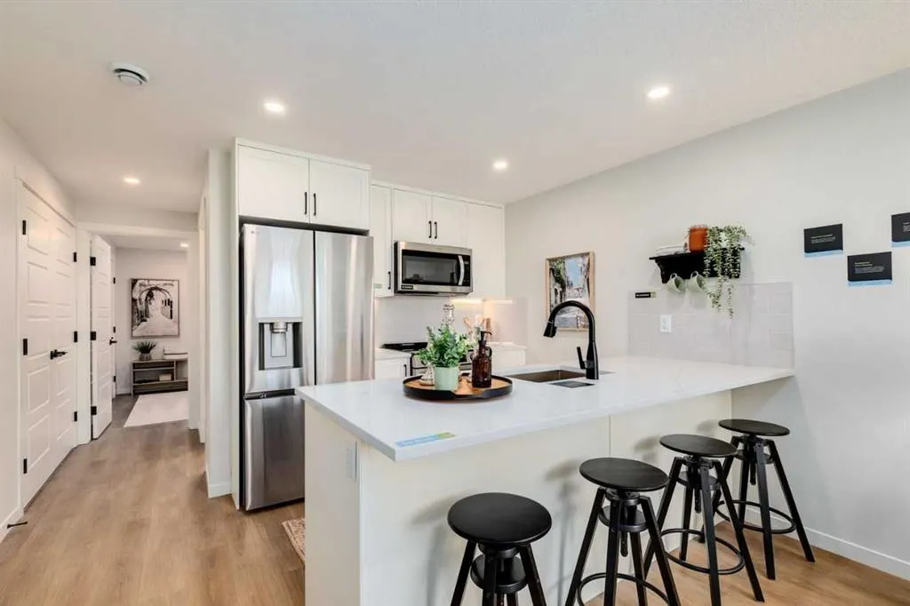 135 Mahogany Parade SE, #105