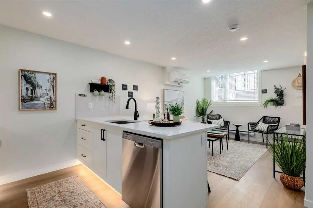 135 Mahogany Parade SE, #105
