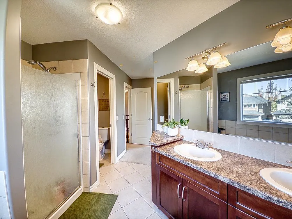 27 Tuscany Estates Drive NW