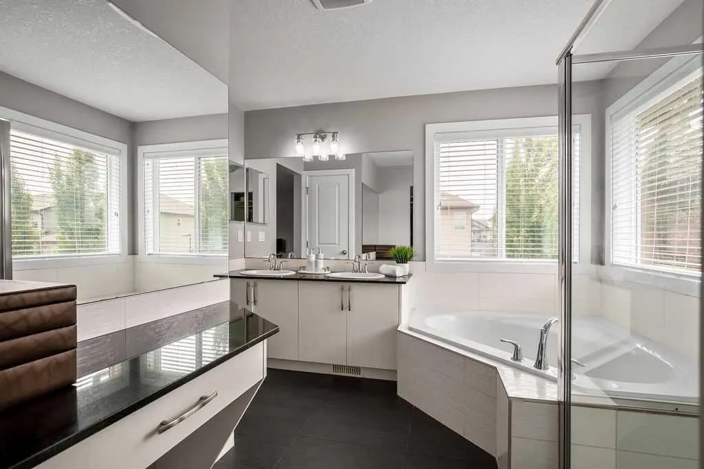 1208 Brightoncrest Green SE