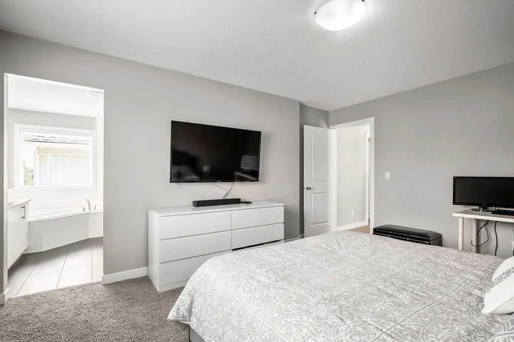 1208 Brightoncrest Green SE