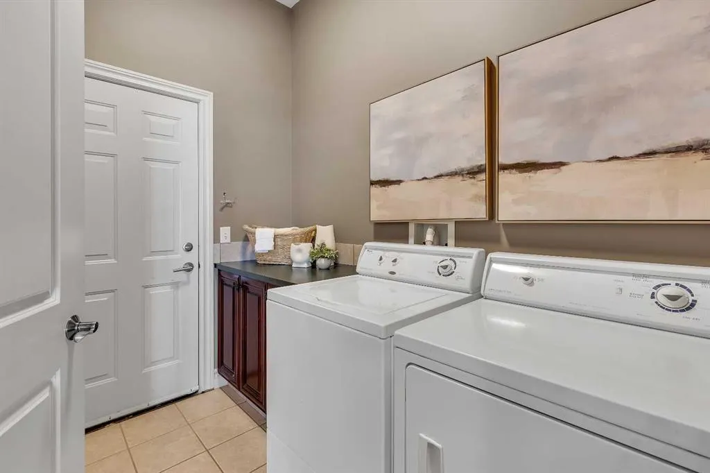 226 Royal Birch View NW