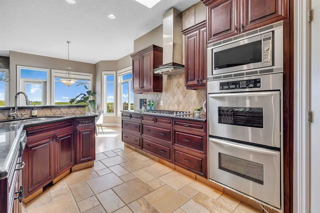 226 Royal Birch View NW