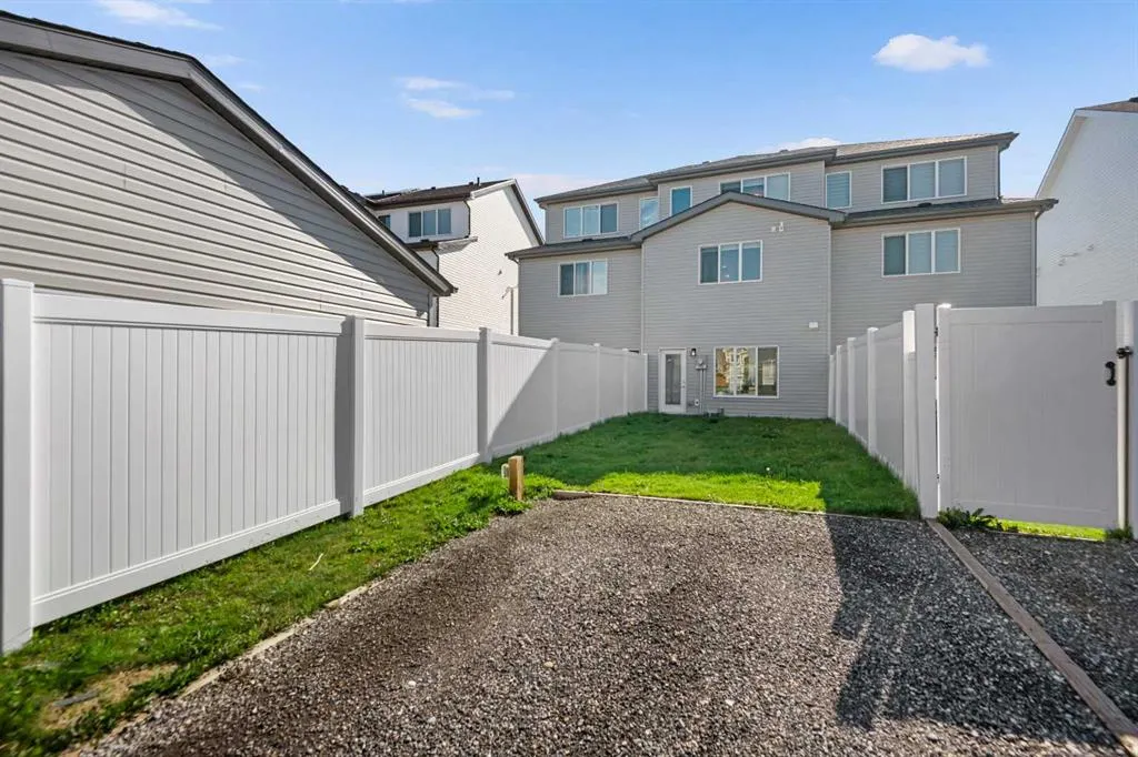 135 Lucas Boulevard NW