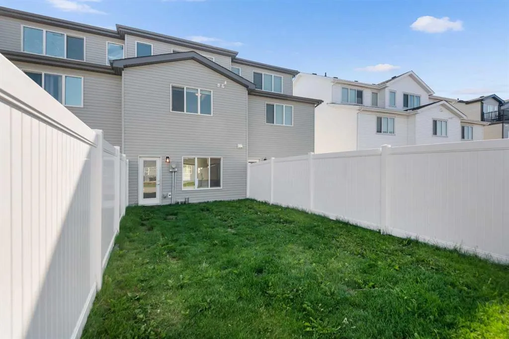 135 Lucas Boulevard NW
