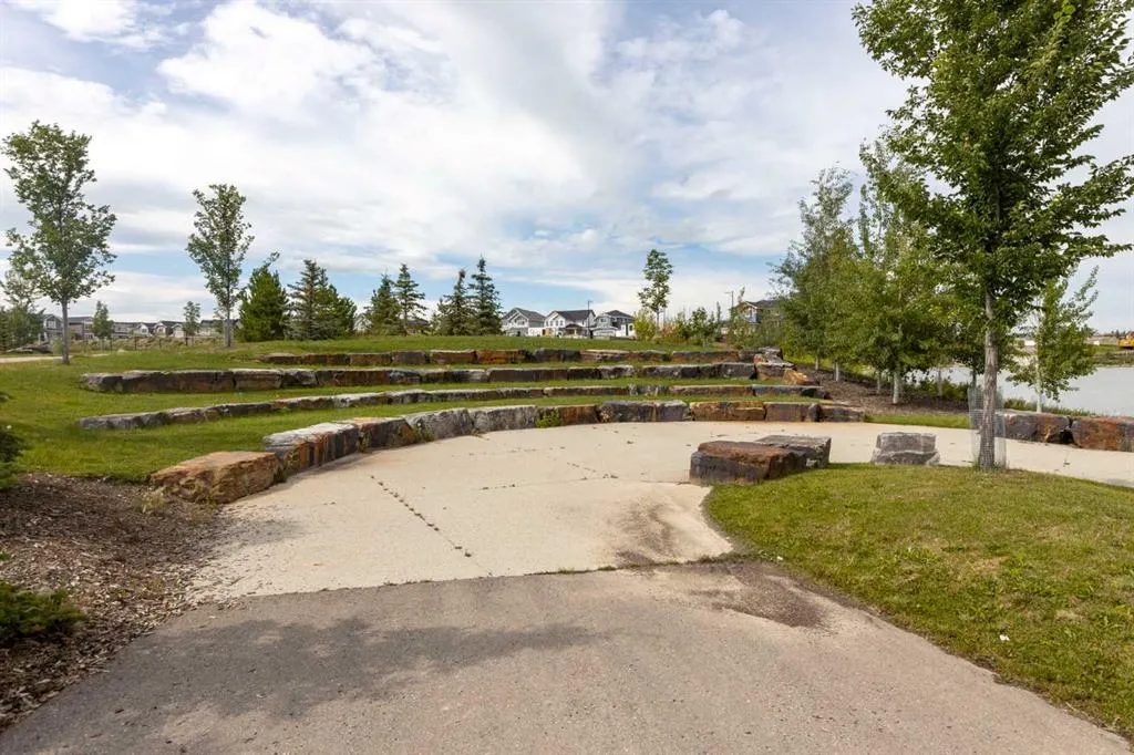 1387 Bayview Crescent SW