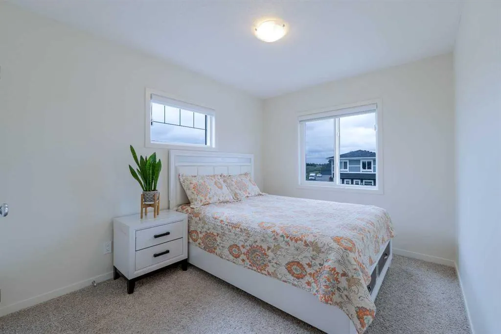 117 Midtown Close SW