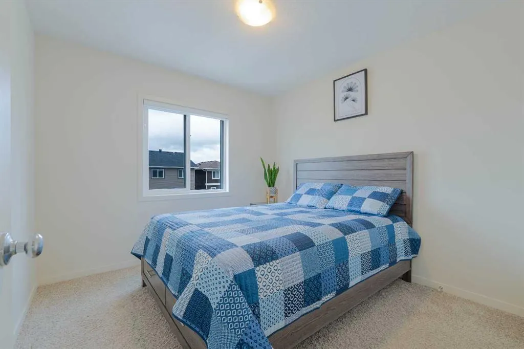 117 Midtown Close SW