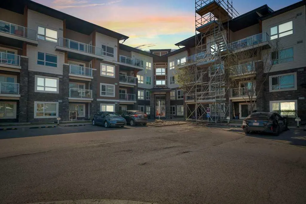 240 SKYVIEW RANCH Road NE, #4405