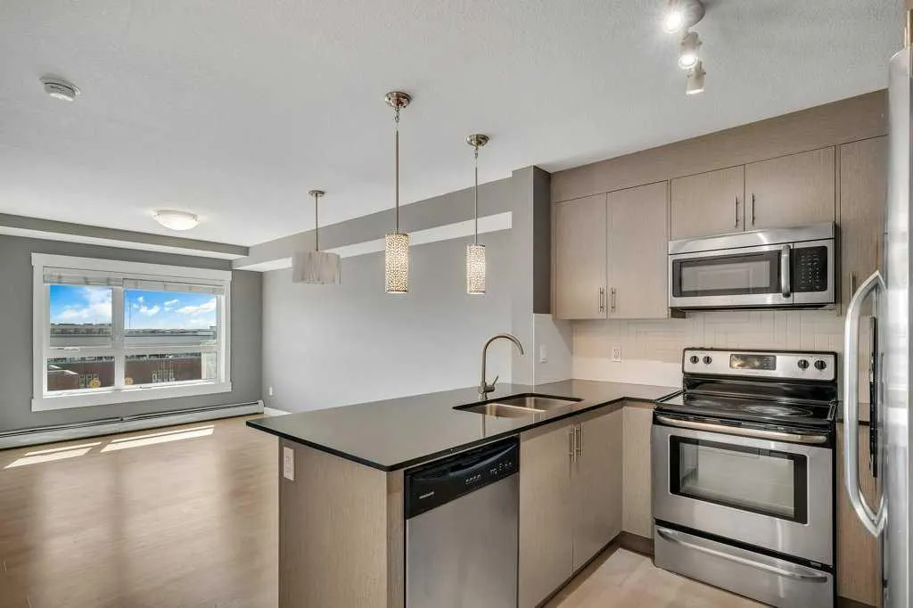 240 SKYVIEW RANCH Road NE, #4405