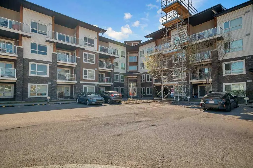 240 SKYVIEW RANCH Road NE, #4405