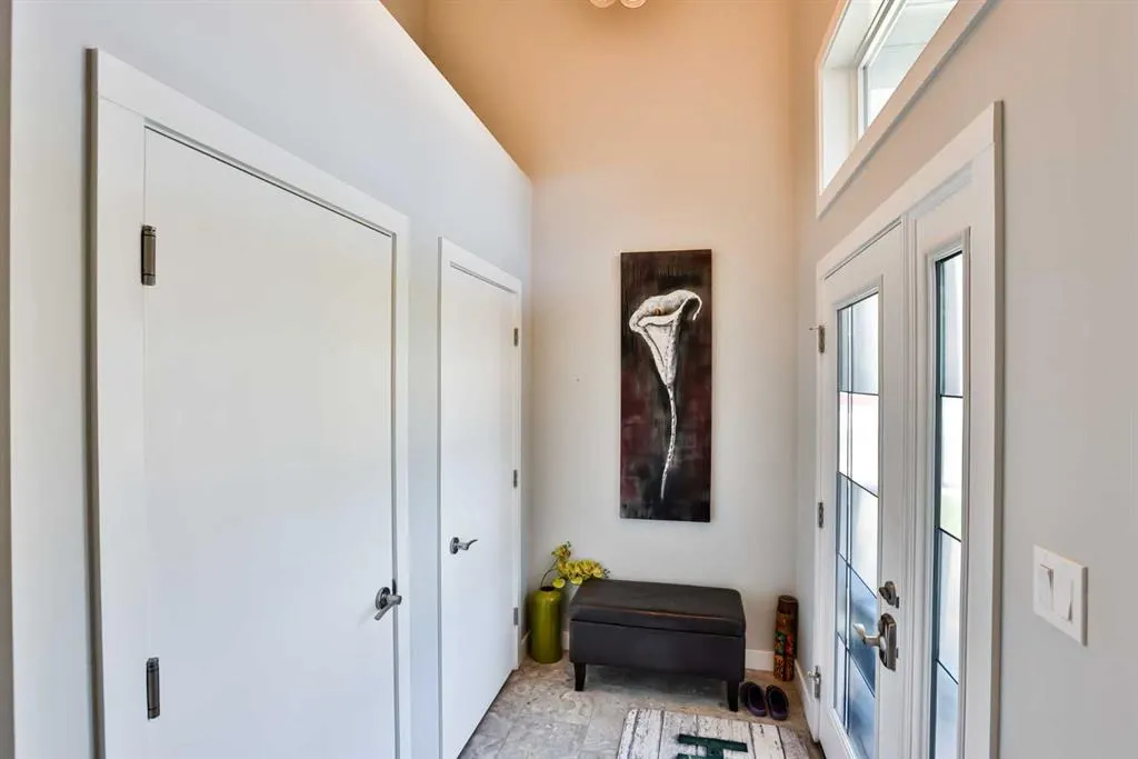 526 Devonia Road W