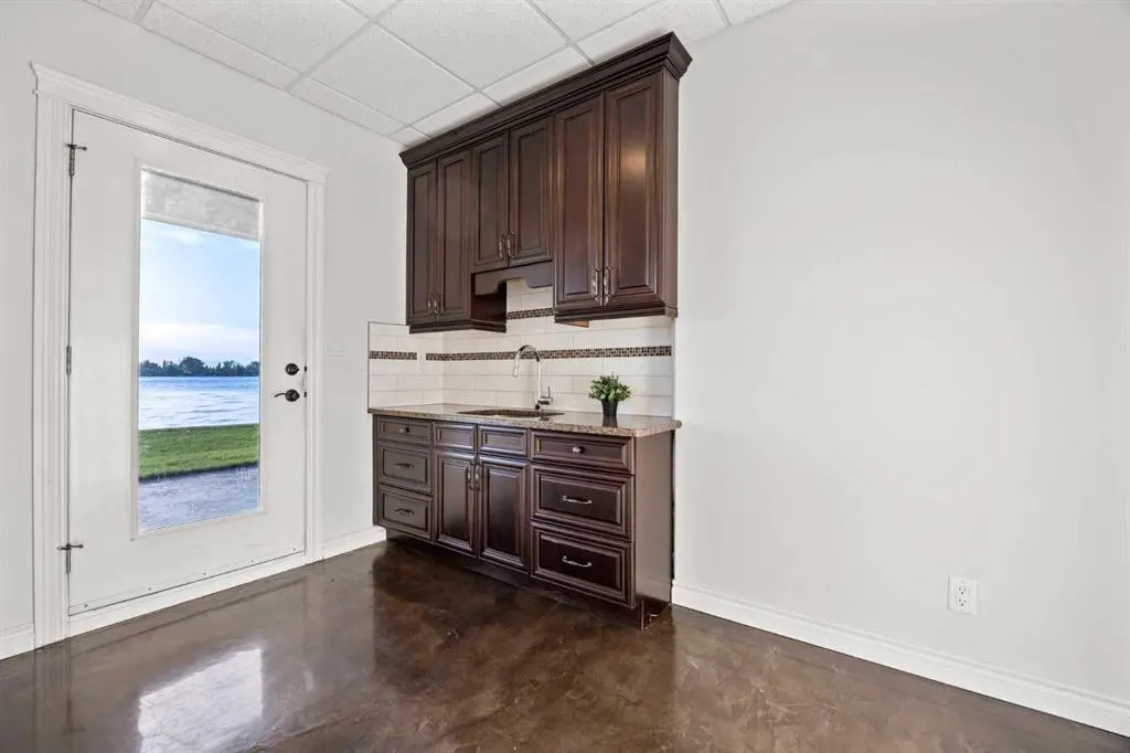 869 East Chestermere Drive