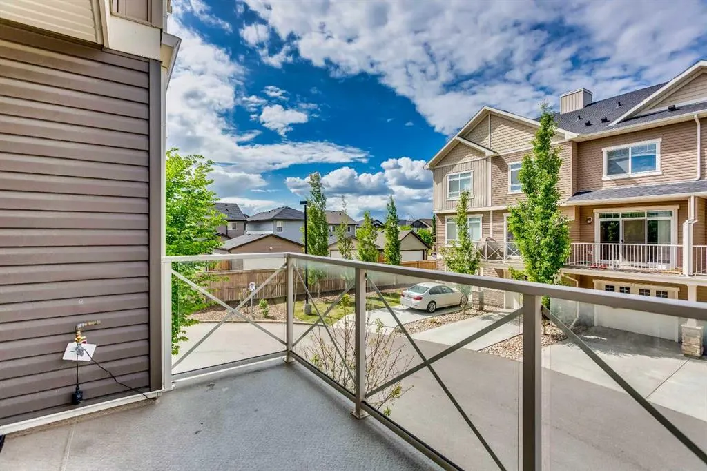 905 Skyview Ranch Grove NE