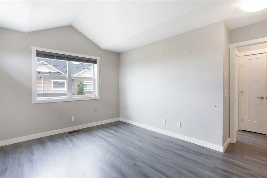 905 Skyview Ranch Grove NE