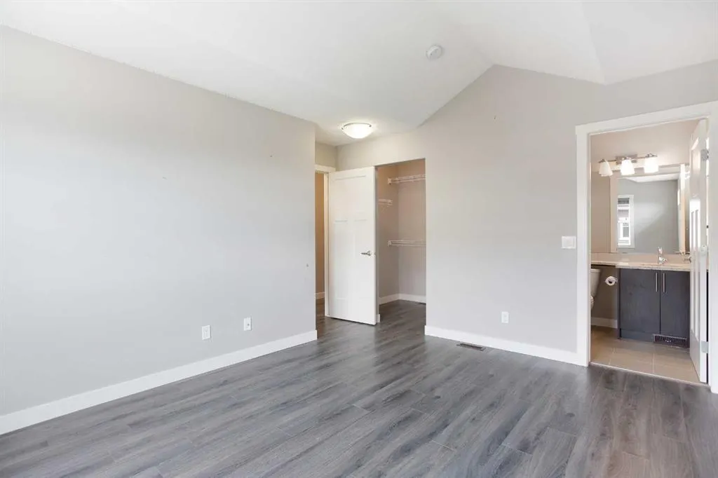 905 Skyview Ranch Grove NE