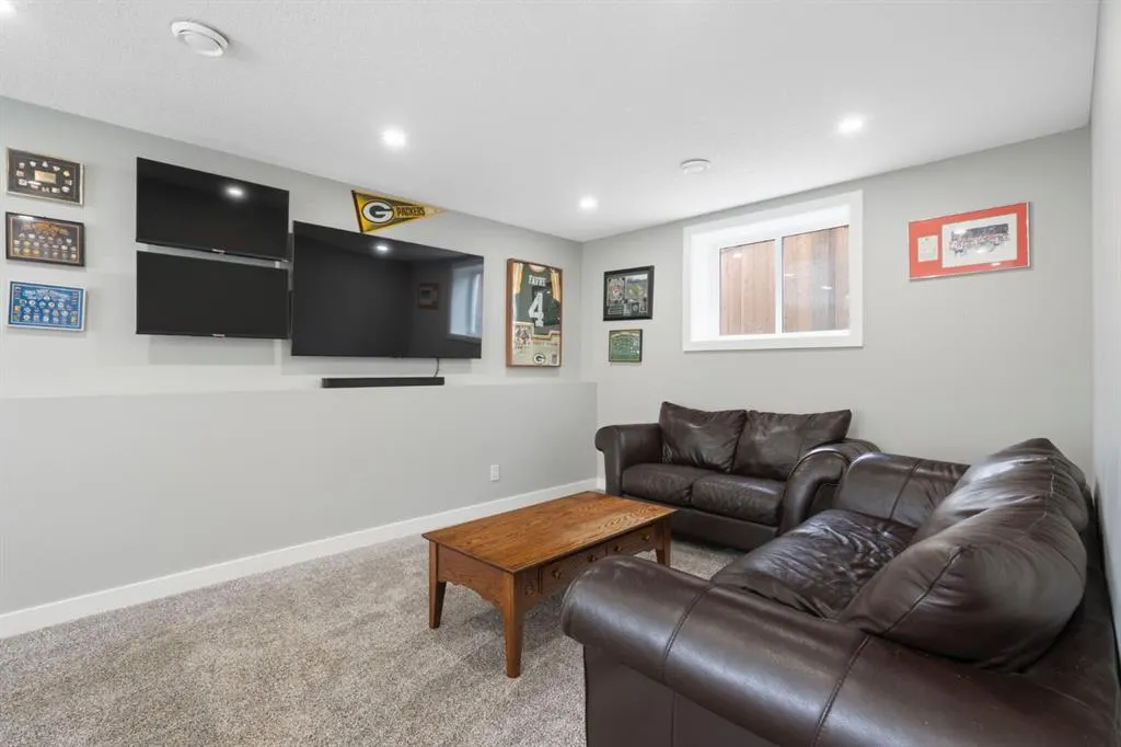 311 Monterey Place SE