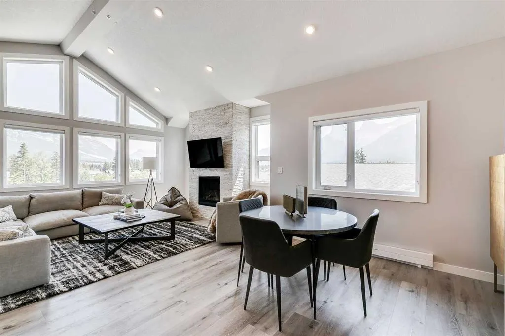 810 7th Street, #401