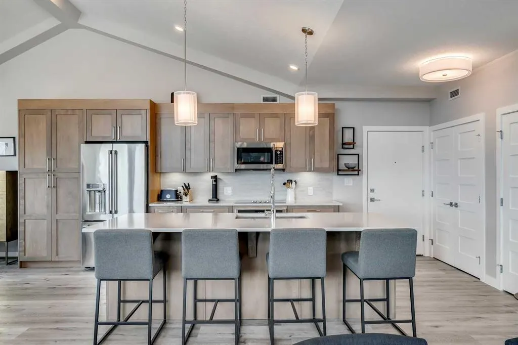 810 7th Street, #401