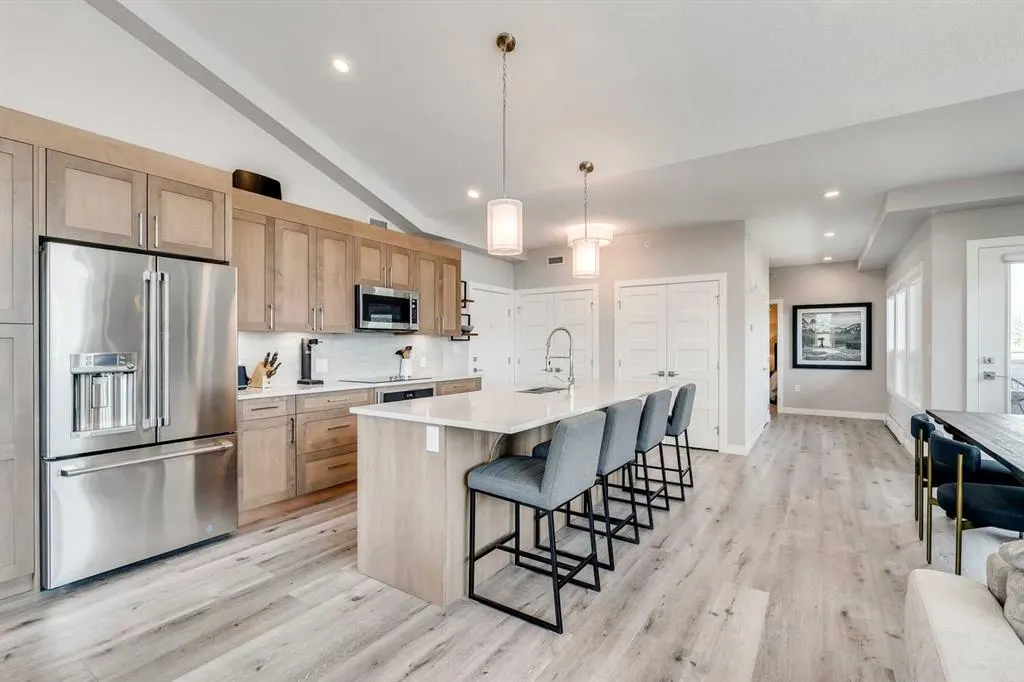 810 7th Street, #401