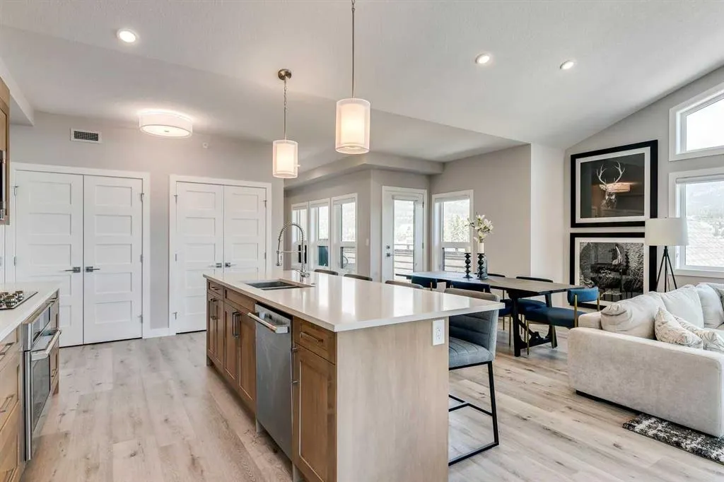 810 7th Street, #401