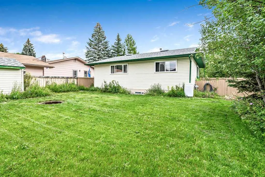 127 Thorson Crescent