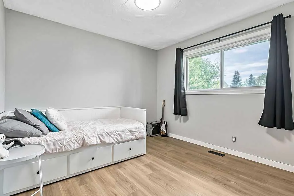 127 Thorson Crescent