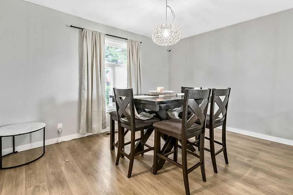 127 Thorson Crescent