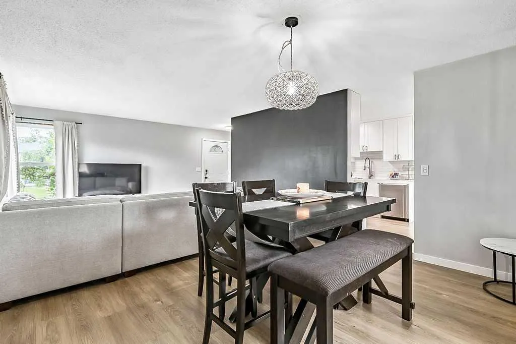 127 Thorson Crescent