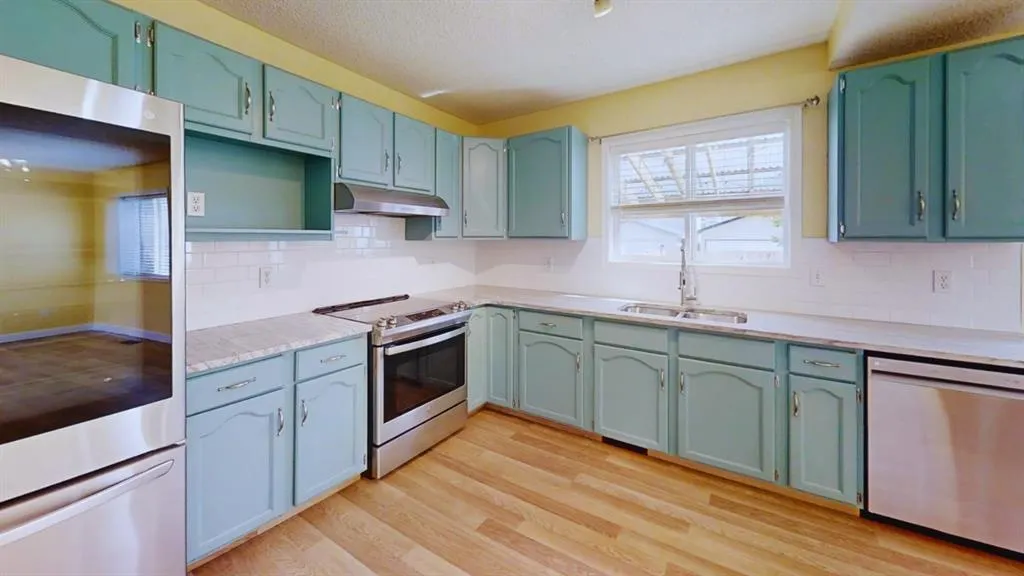 53 Cimarron Meadows Close