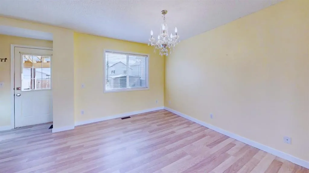 53 Cimarron Meadows Close