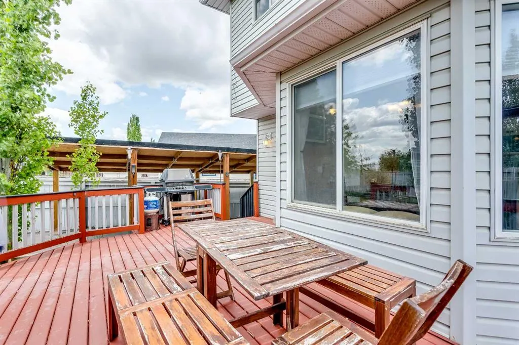 140 Covewood Green NE