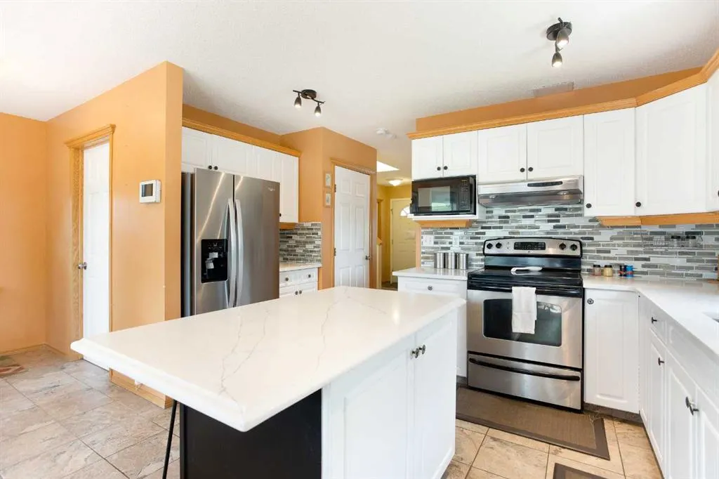 140 Covewood Green NE
