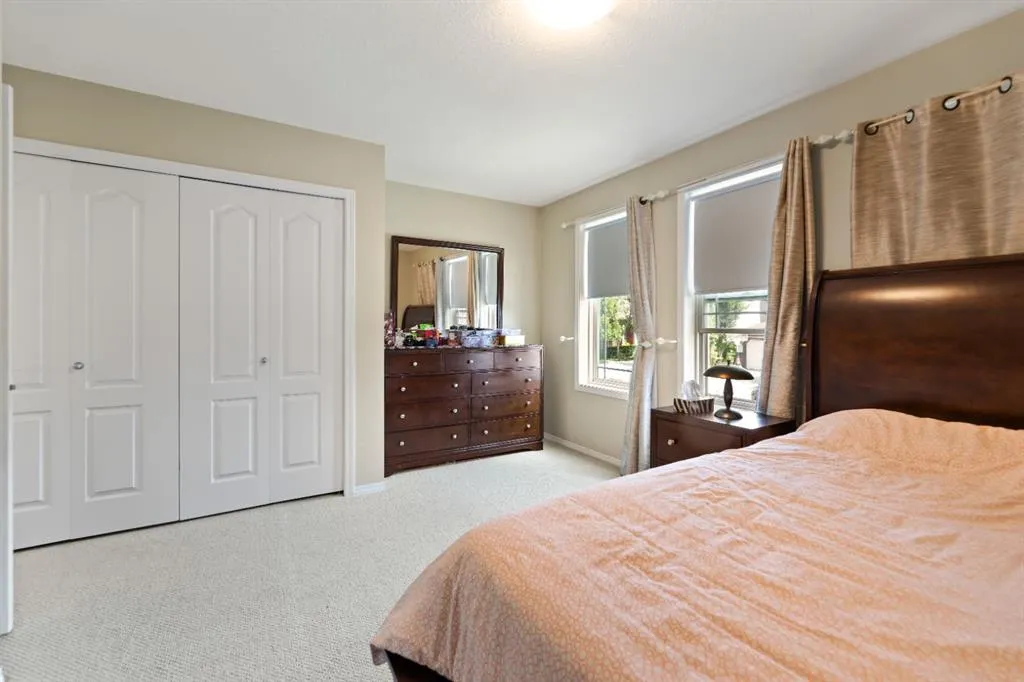 232 Covebrook Close NE