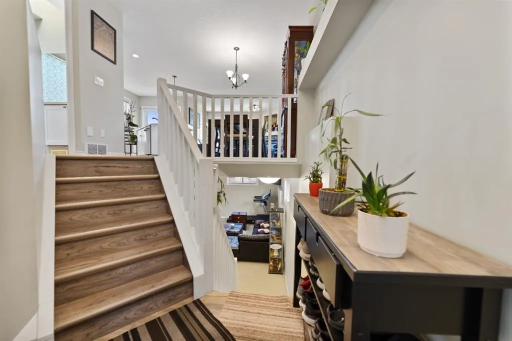 232 Covebrook Close NE