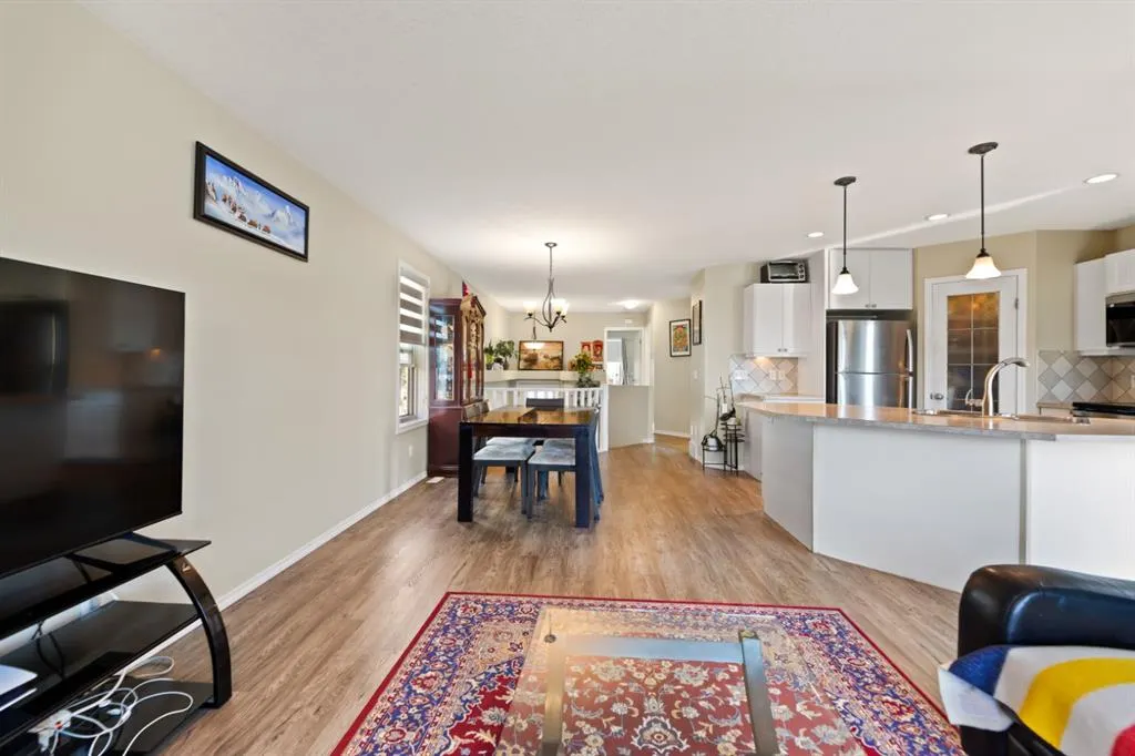 232 Covebrook Close NE