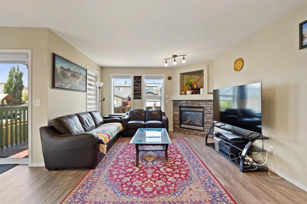 232 Covebrook Close NE