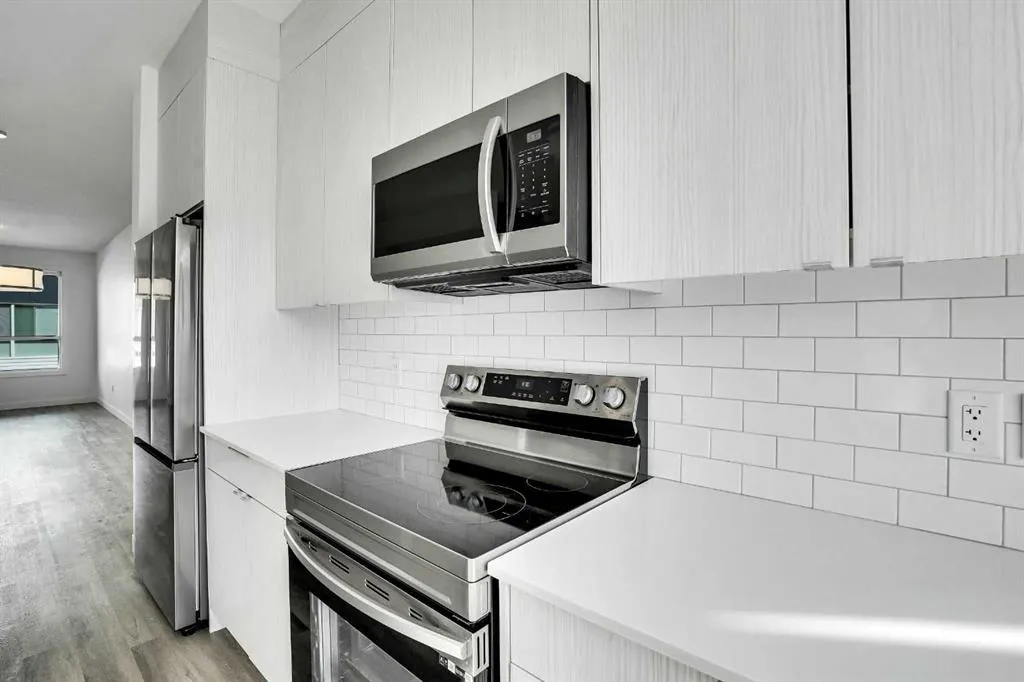 105 Panatella Square NW
