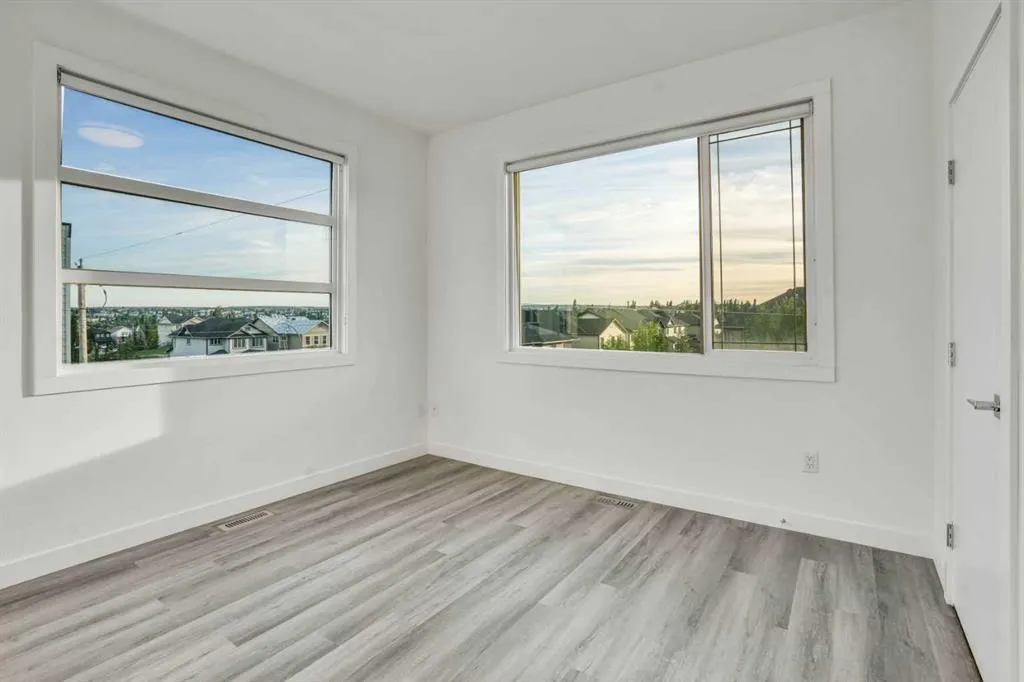 105 Panatella Square NW