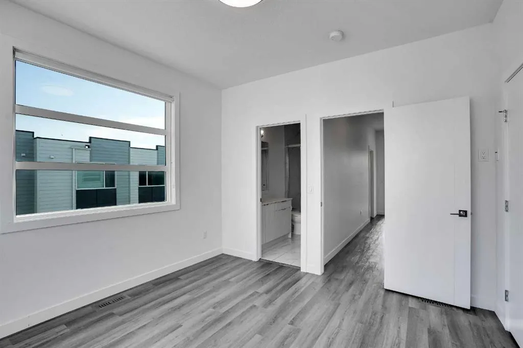 105 Panatella Square NW