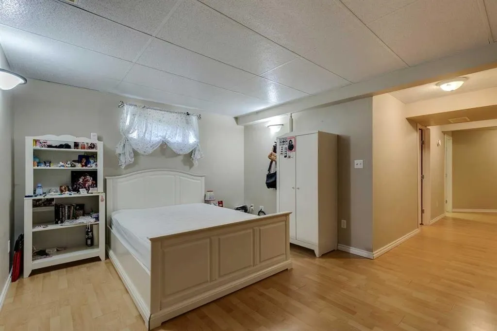 47 Erin Grove SE
