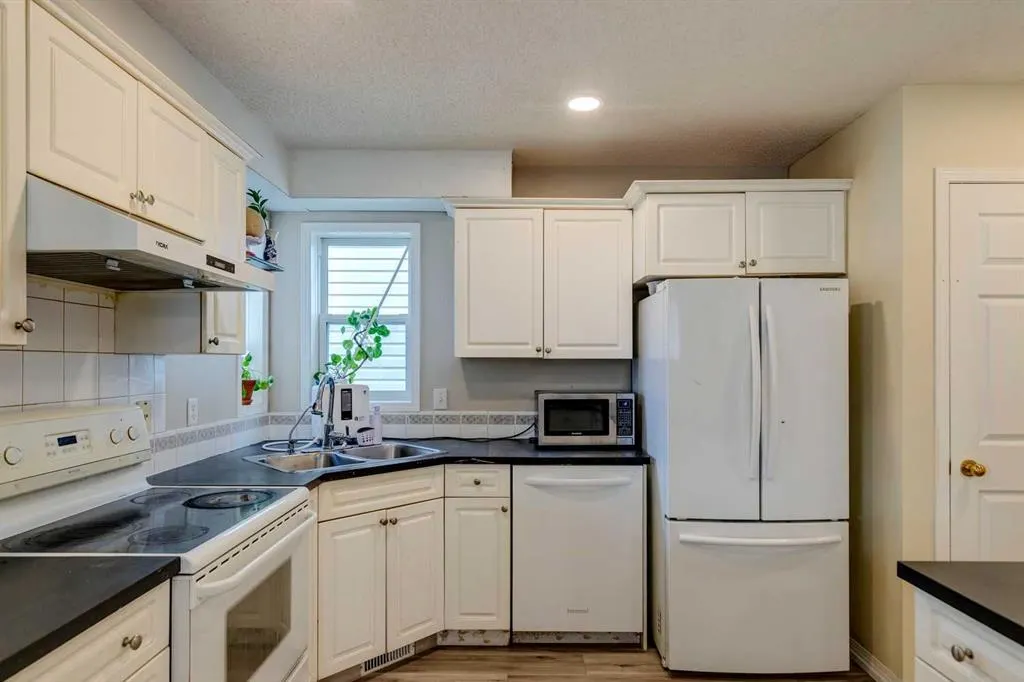 47 Erin Grove SE